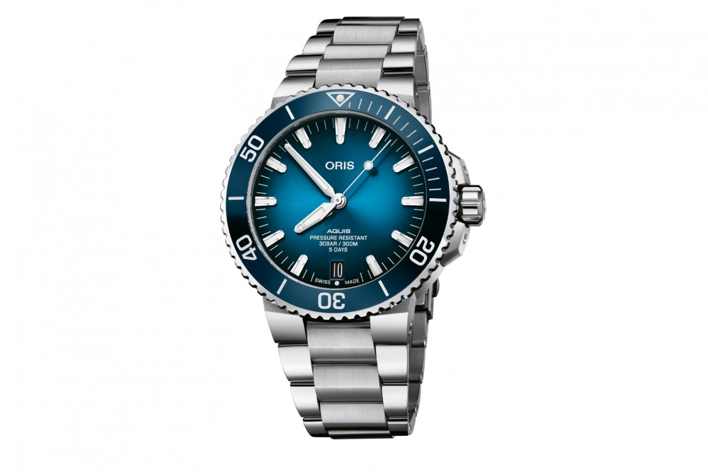 Aquis Date Calibre 400