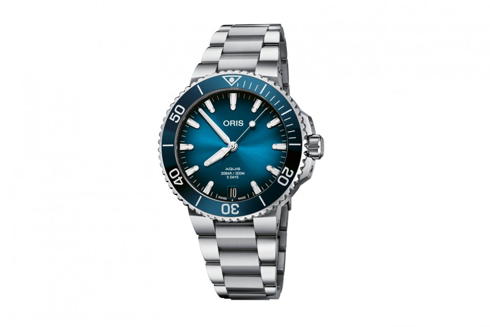 Aquis Date Calibre 400