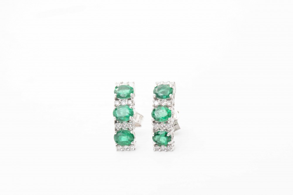 Aretes con esmeraldas y diamantes