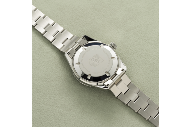 Divers Sixty-Five Date