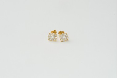 Aretes redondos con diamantes chicos