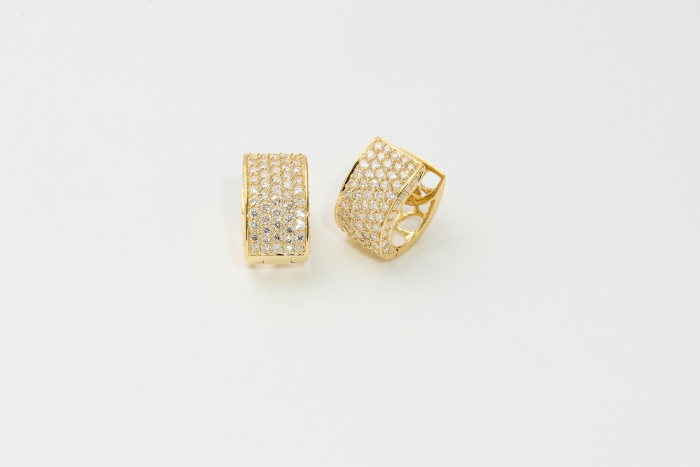 Argollas gruesas con diamantes