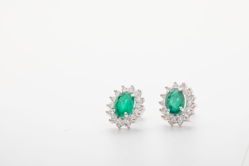 Aretes con esmeraldas