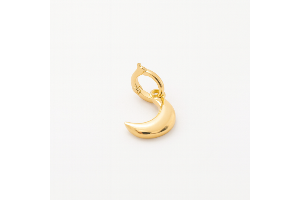 Maca’s moon - I'm charmed by Gestapromo