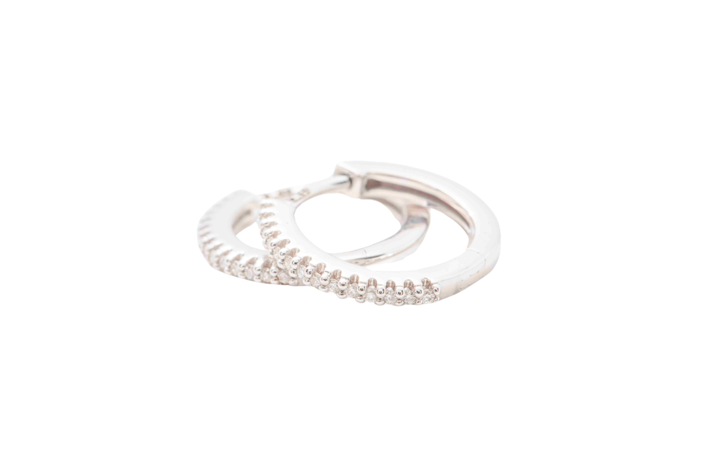 Argollas con diamantes en oro blanco