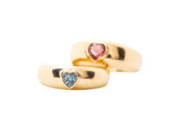 Anillo con zafiro en forma de corazón