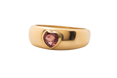 Anillo con zafiro rosado en forma de corazón