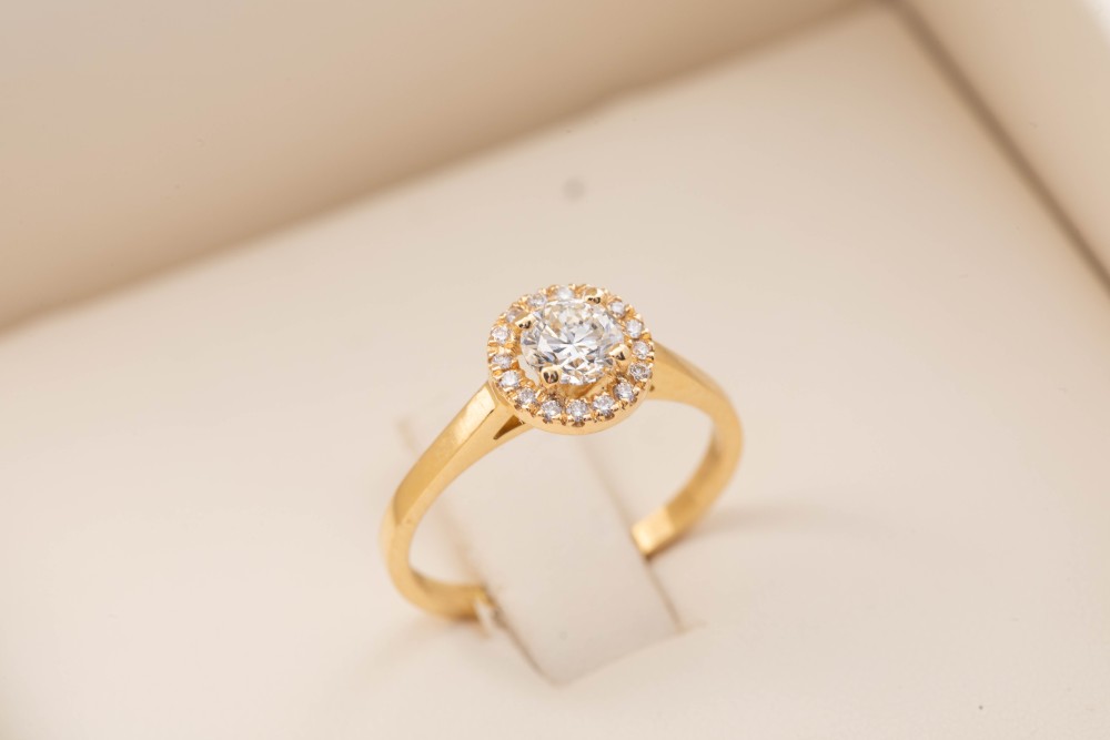 Anillo de compromiso con brillante 0.50ct