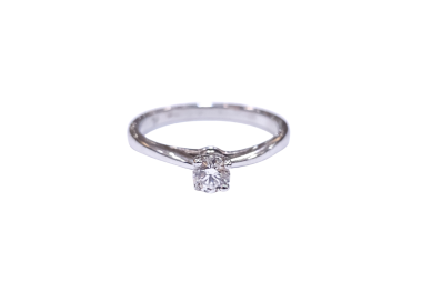 Anillo de compromiso con brillante de 0.27ct