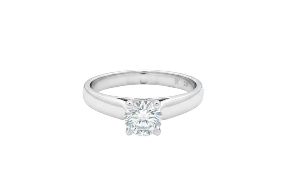 Anillo de compromiso con brillante de 0.40ct