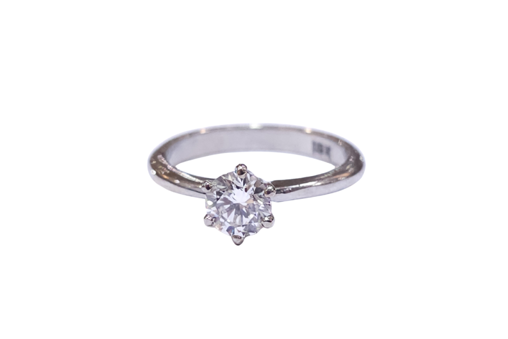 Anillo de compromiso con brillante de 0.65ct