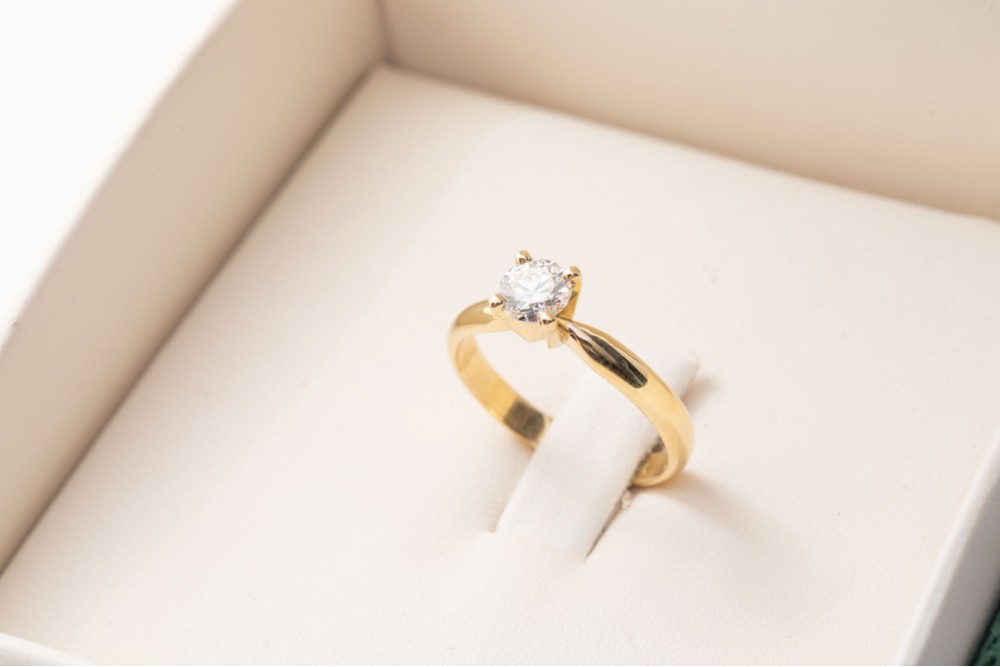 Anillo de compromiso con brillante 0.46ct