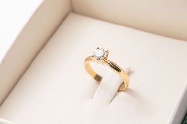 Anillo de compromiso con brillante 0.46ct