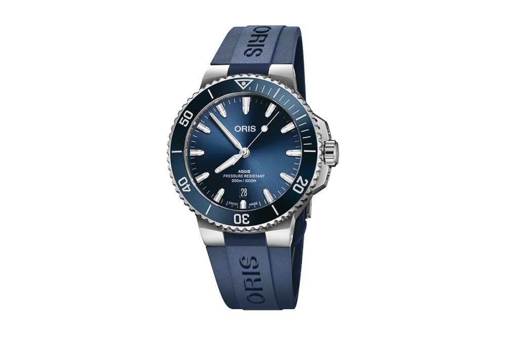 Aquis Date 41,5mm