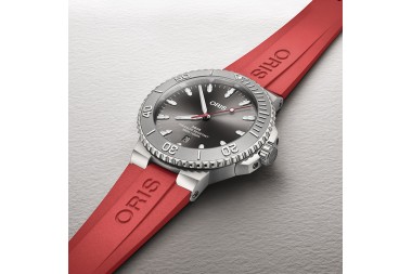 Aquis Date Relief 43,5mm