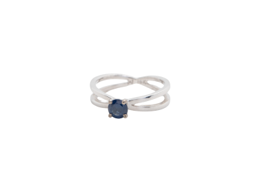 Anillo con zafiro