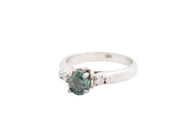 Anillo con zafiro