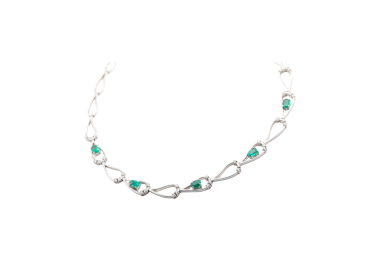 Collar con esmeraldas