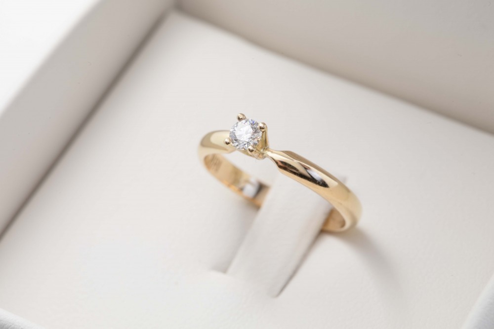 El verdadero valor de los anillos de compromiso para matrimonio