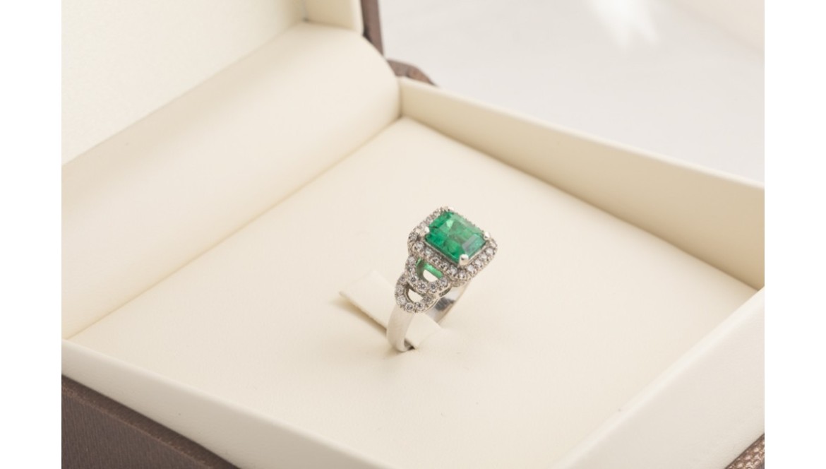 Joyas de Diamantes: Brillo, Tradición y Elegancia que Trascienden Generaciones Joyas de Diamantes: Brillo, Tradición y Elegancia que Trascienden Generaciones