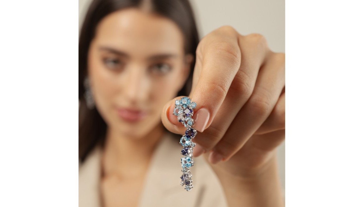 Aretes de oro para novia: la joya que enmarca el día más especial Aretes de oro para novia: la joya que enmarca el día más especial