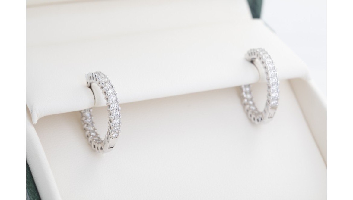 Pulsera en oro blanco: elegancia continua en cada movimiento Pulsera en oro blanco: elegancia continua en cada movimiento