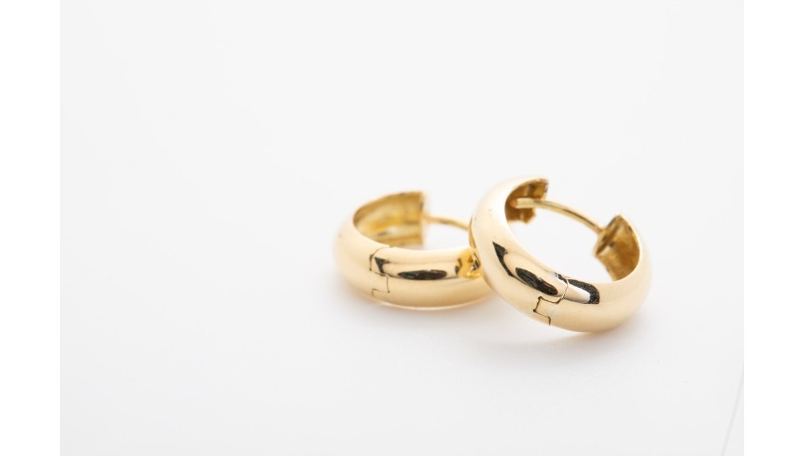 Aretes de oro para novia: la elección que ilumina el día más importante