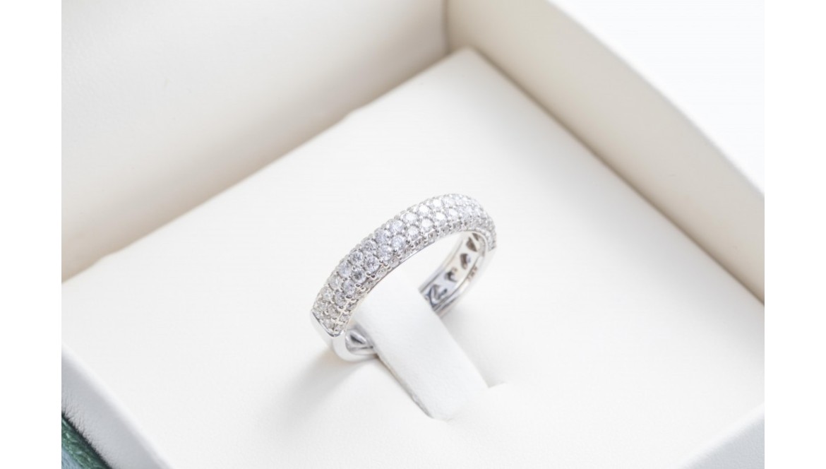 Diamante de corte esmeralda: ¿Cómo reconocer una joya genuina? Diamante de corte esmeralda: ¿Cómo reconocer una joya genuina?
