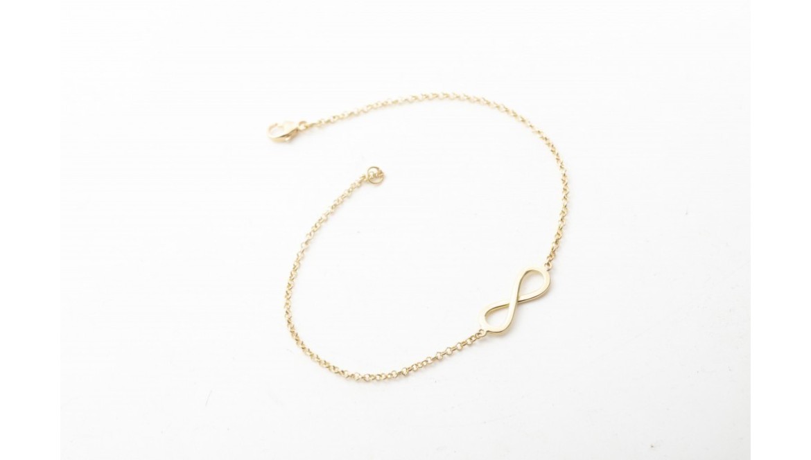 Esclava de oro 18k: elegancia y tradición en una joya Esclava de oro 18k: elegancia y tradición en una joya
