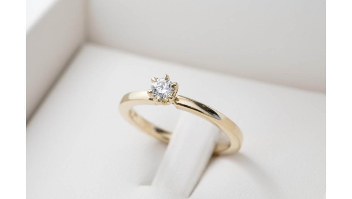 Anillos de compromiso en Perú: tradición, tendencias y consejos