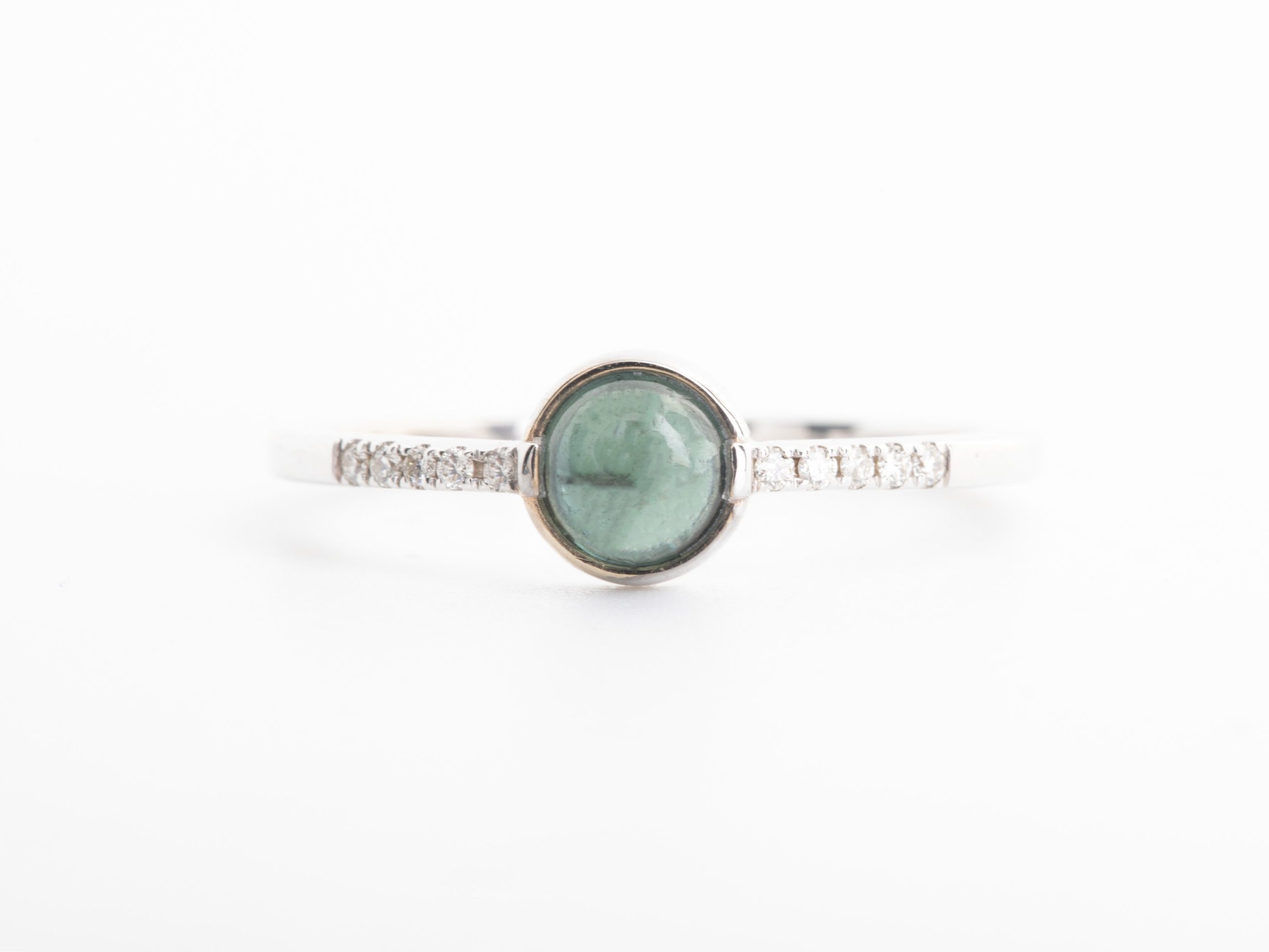 Anillo Amaia en oro blanco