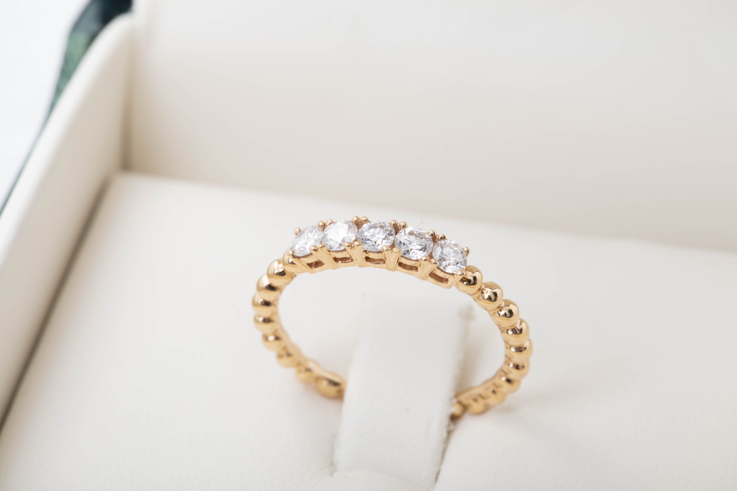 Anillo con diamantes
