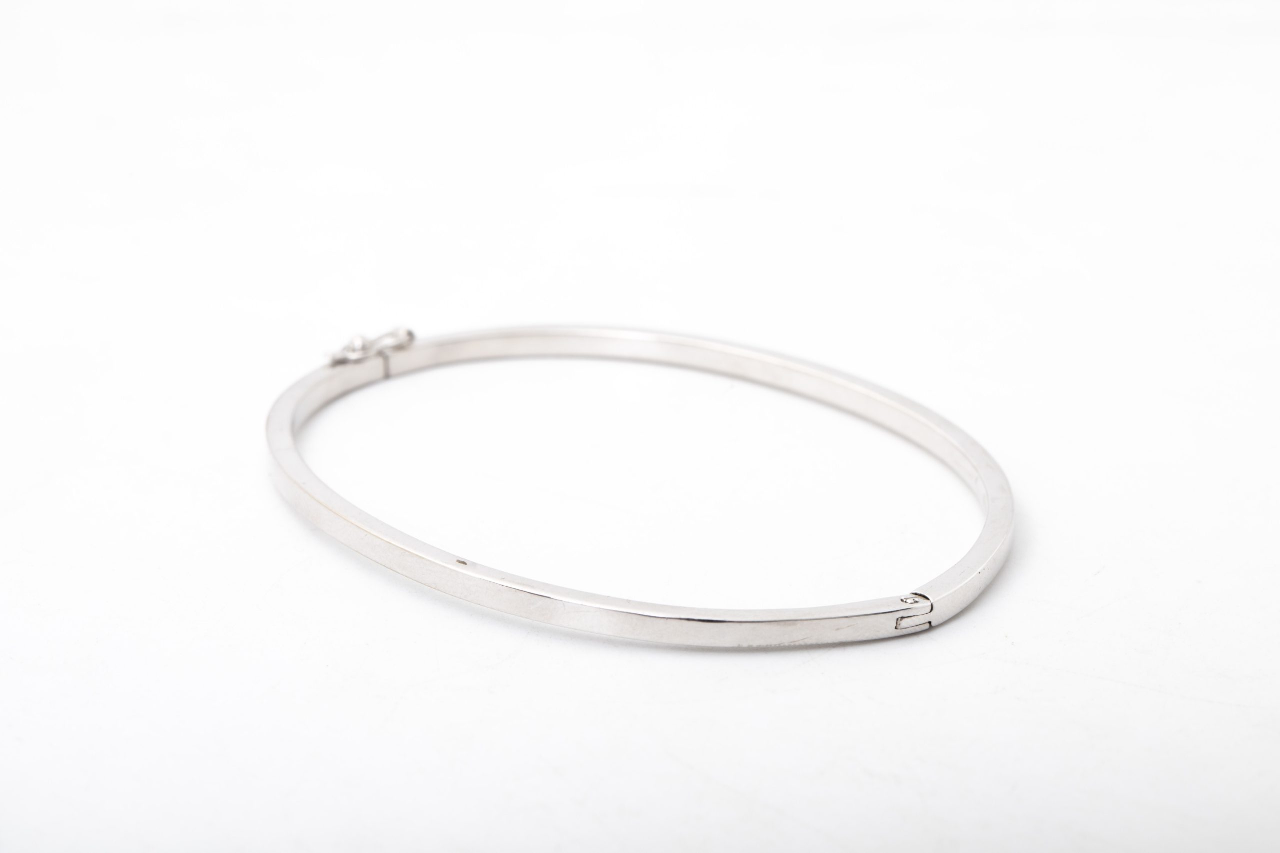 Pulsera aro en oro blanco