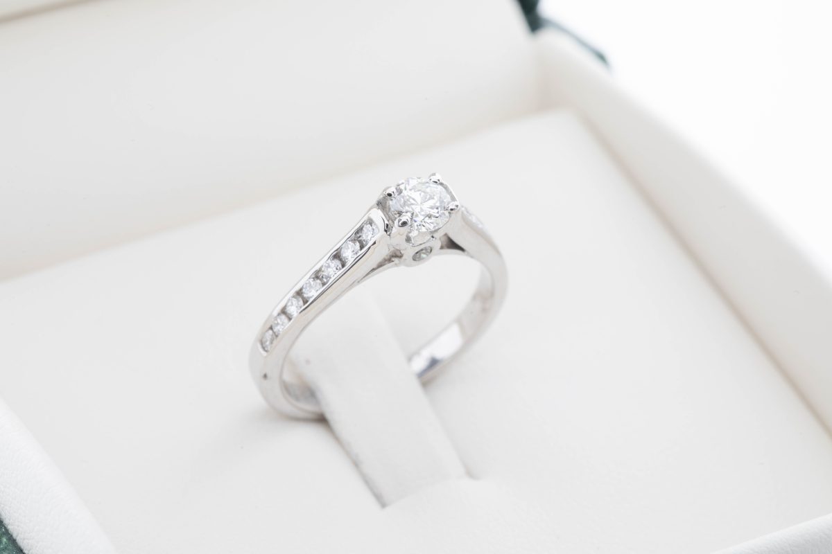 Anillo de compromiso con diamante 0.32Ct