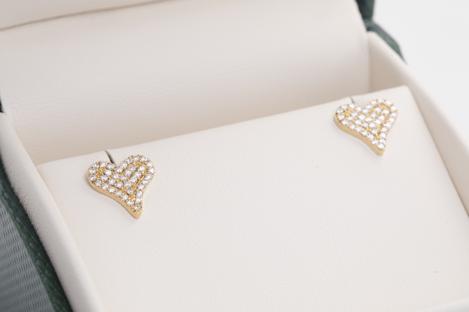 Par de aretes corazón