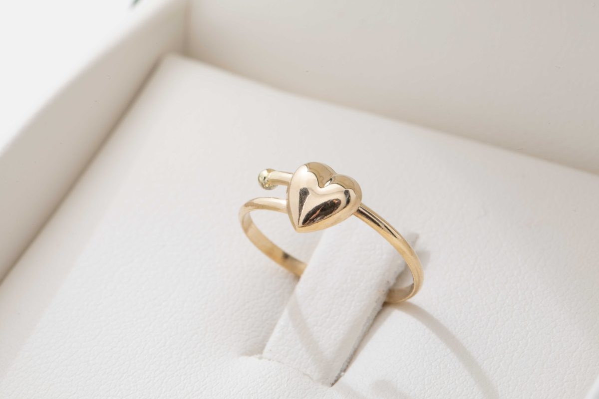 Anillo para niñas con un corazón