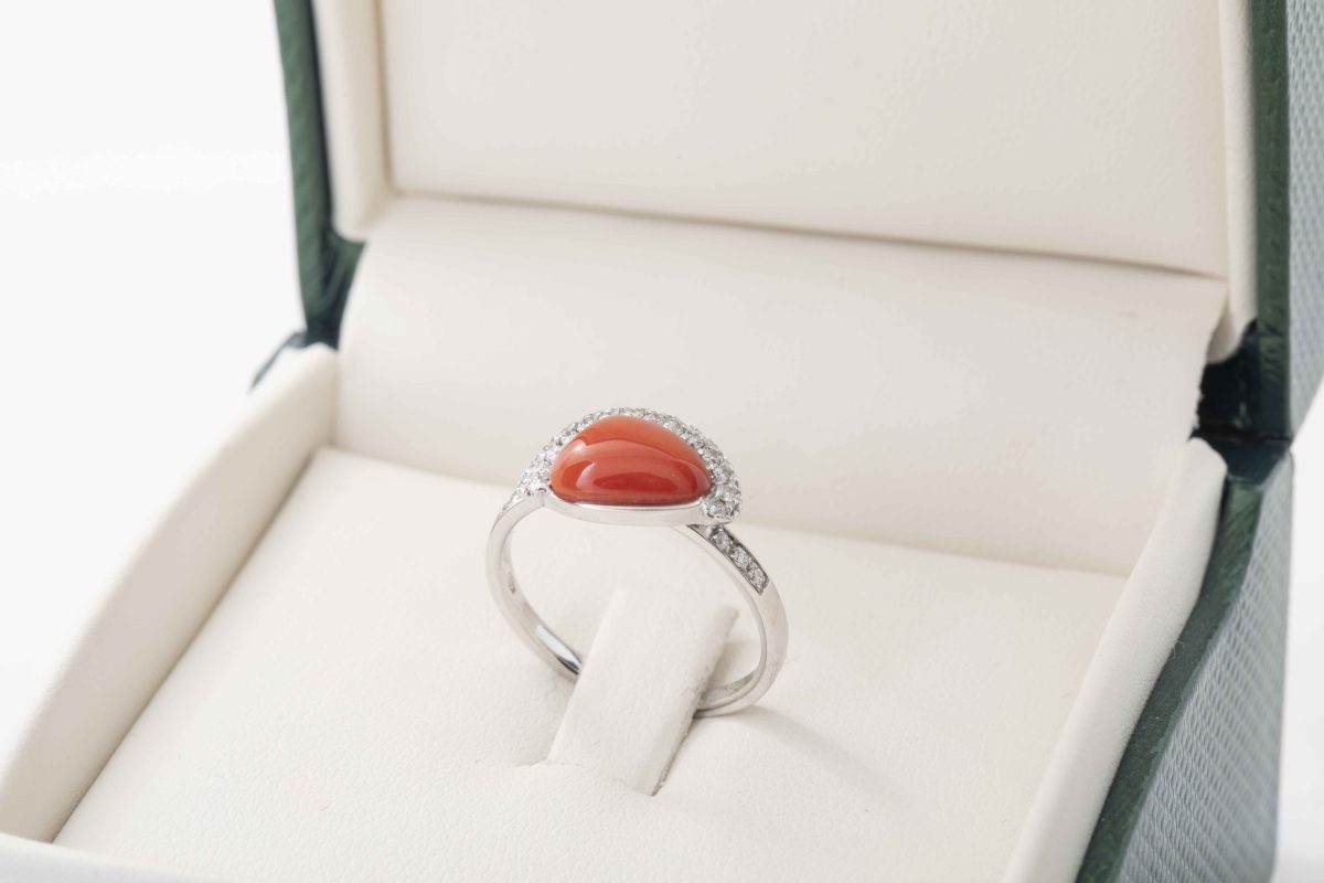 Anillo Moraglione con coral