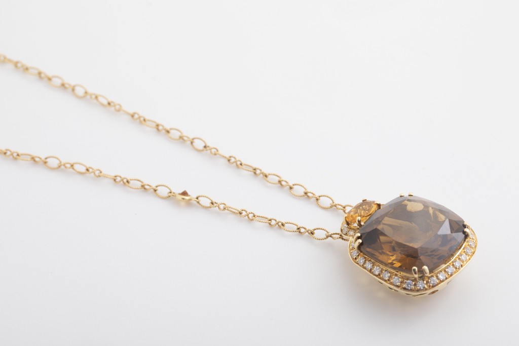 Collar de Moraglione en oro amarillo con Citrinos y diamantes