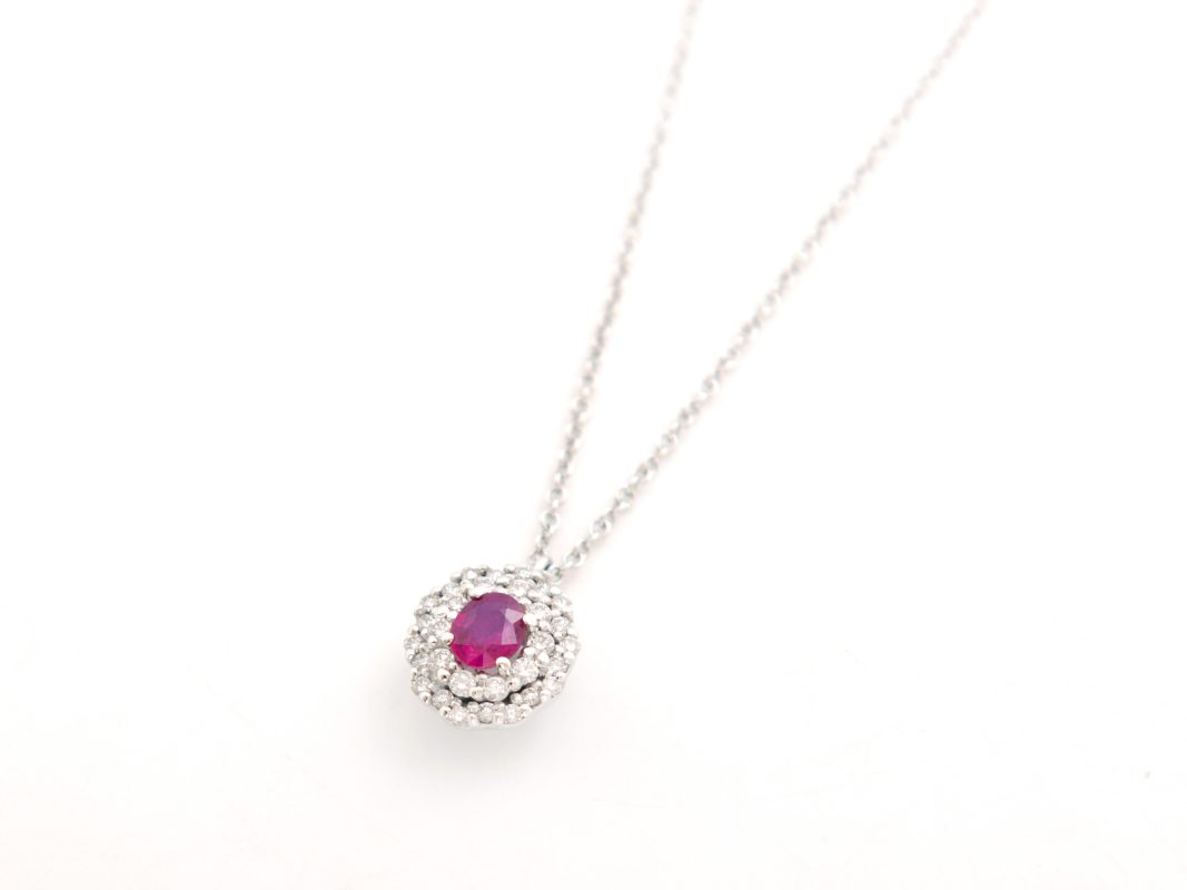 Collar Moraglione con un rubí y diamantes