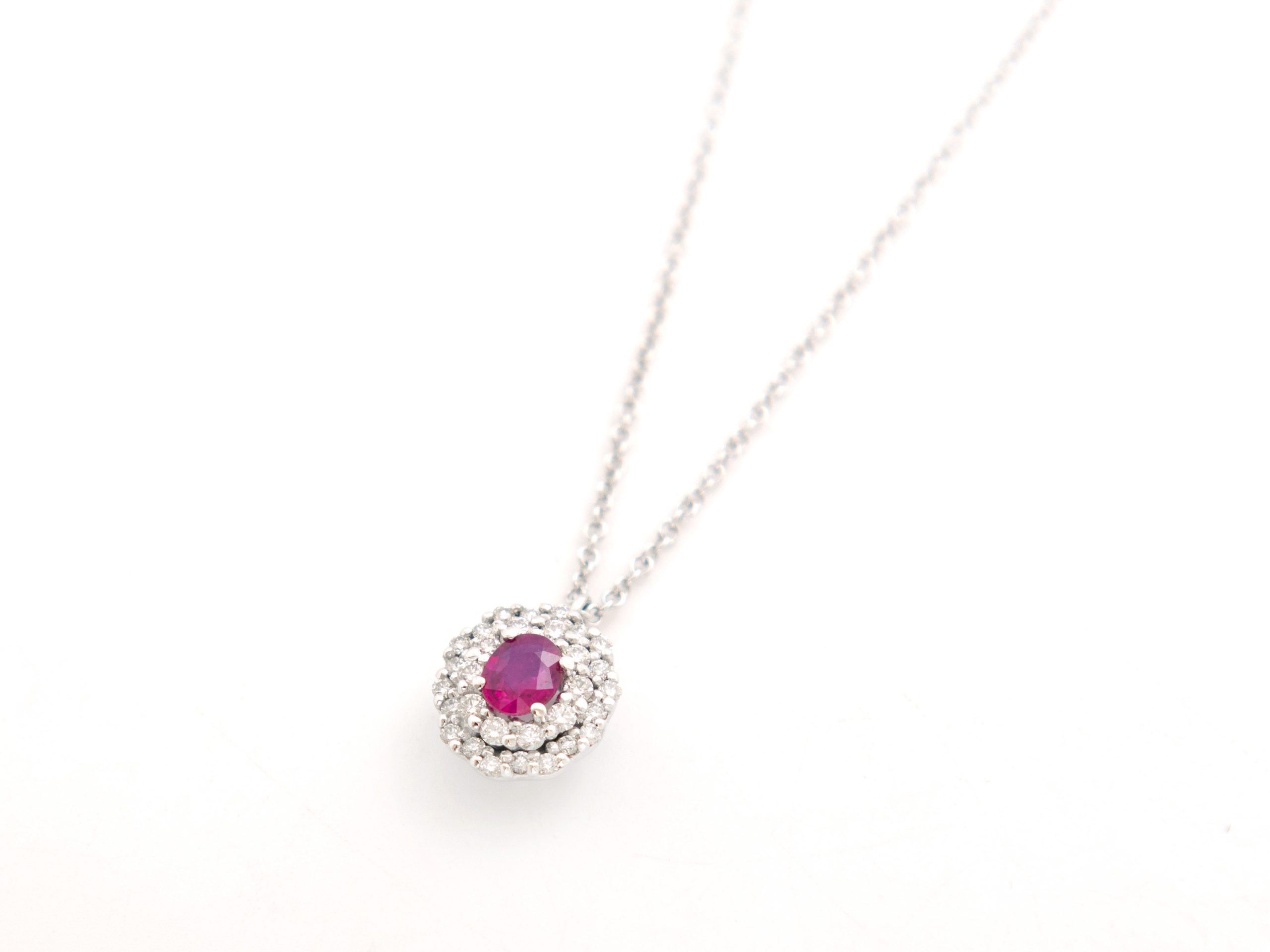 Collar Moraglione con un rubí y diamantes