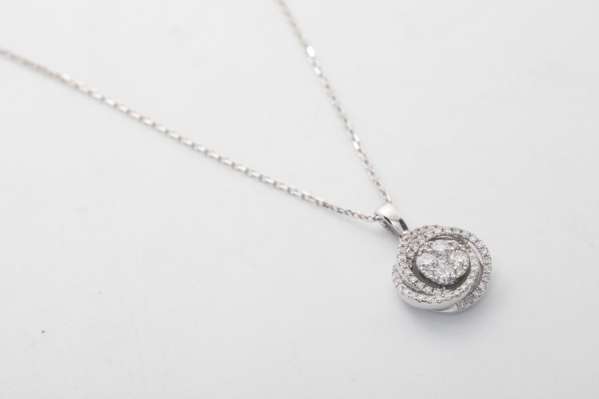 COLLAR CON BRILLANTES