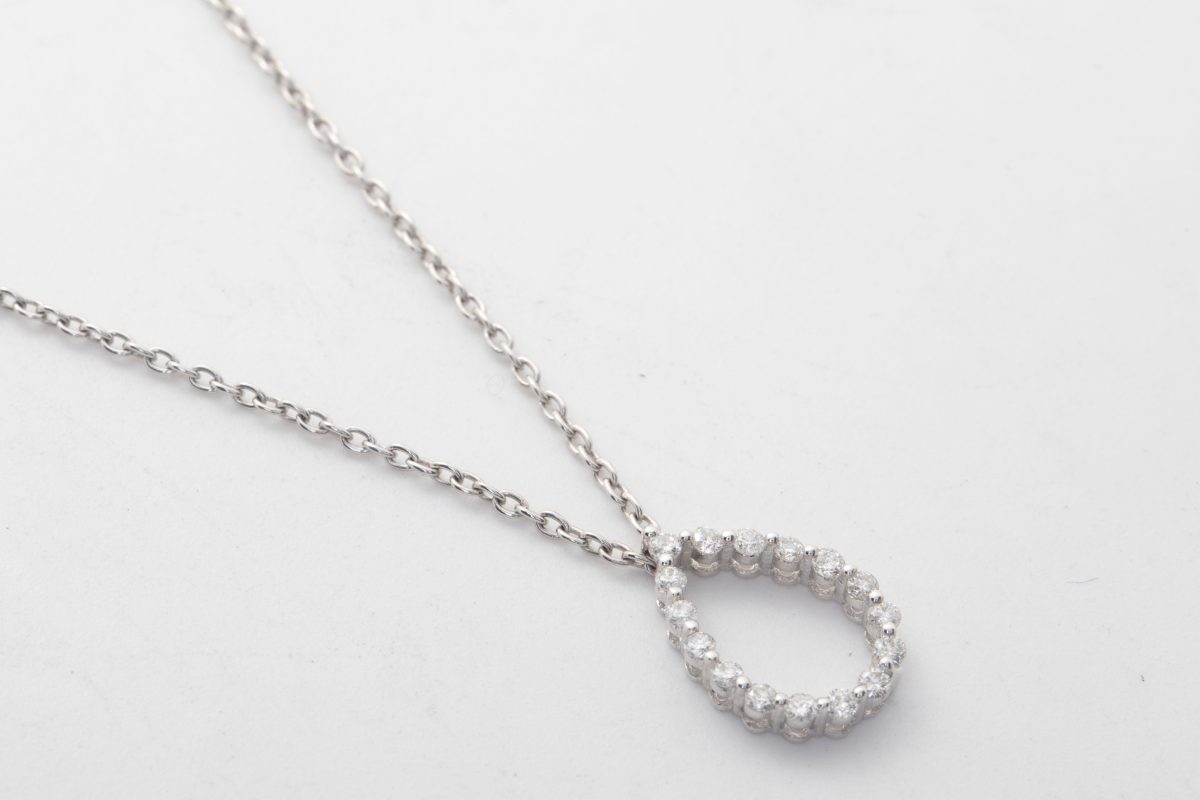 COLLAR CON BRILLANTES