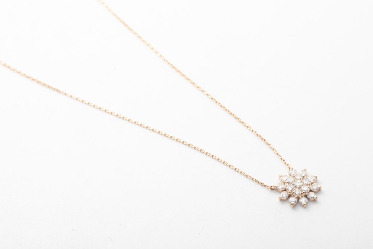 COLLAR CON BRILLANTES