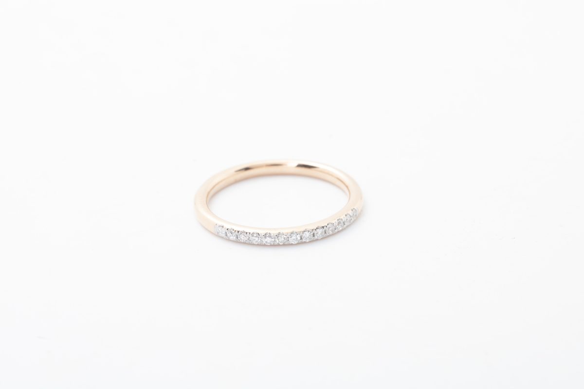 Anillo rivier en oro rosado