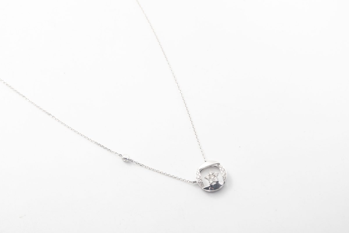 COLLAR CON BRILLANTES