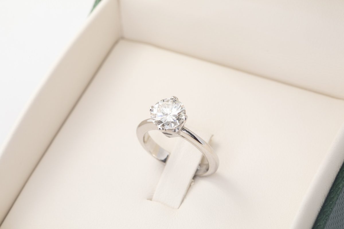 Anillo de compromiso con brillante 1.59Ct.