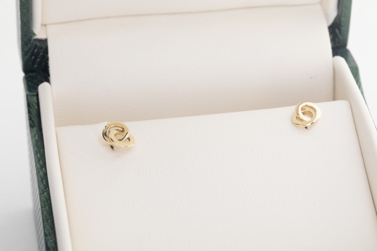Aretes círculos de bebé