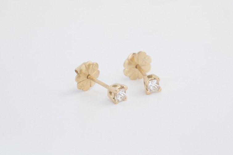 Aretes solitario