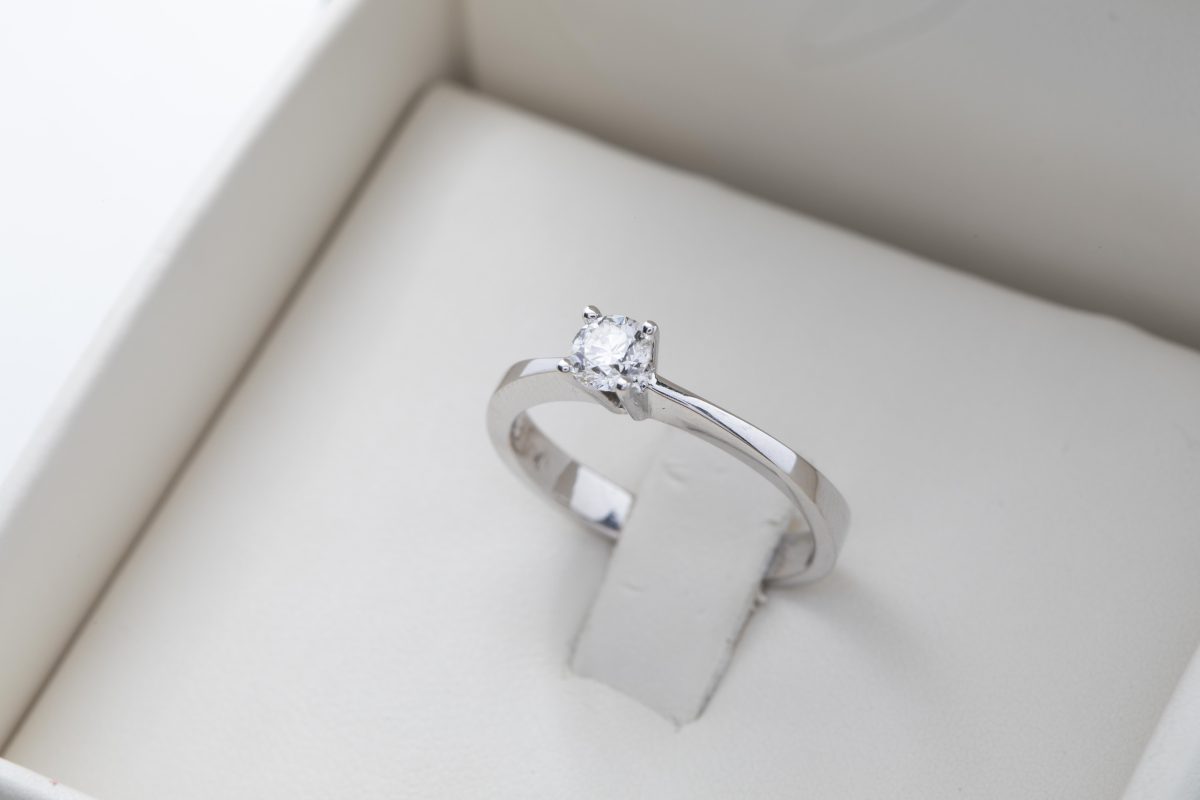 Anillo de compromiso con diamante 0.30Ct