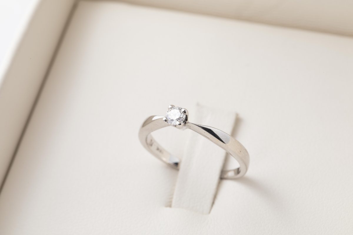 Anillo de compromiso con diamante 0.16ct
